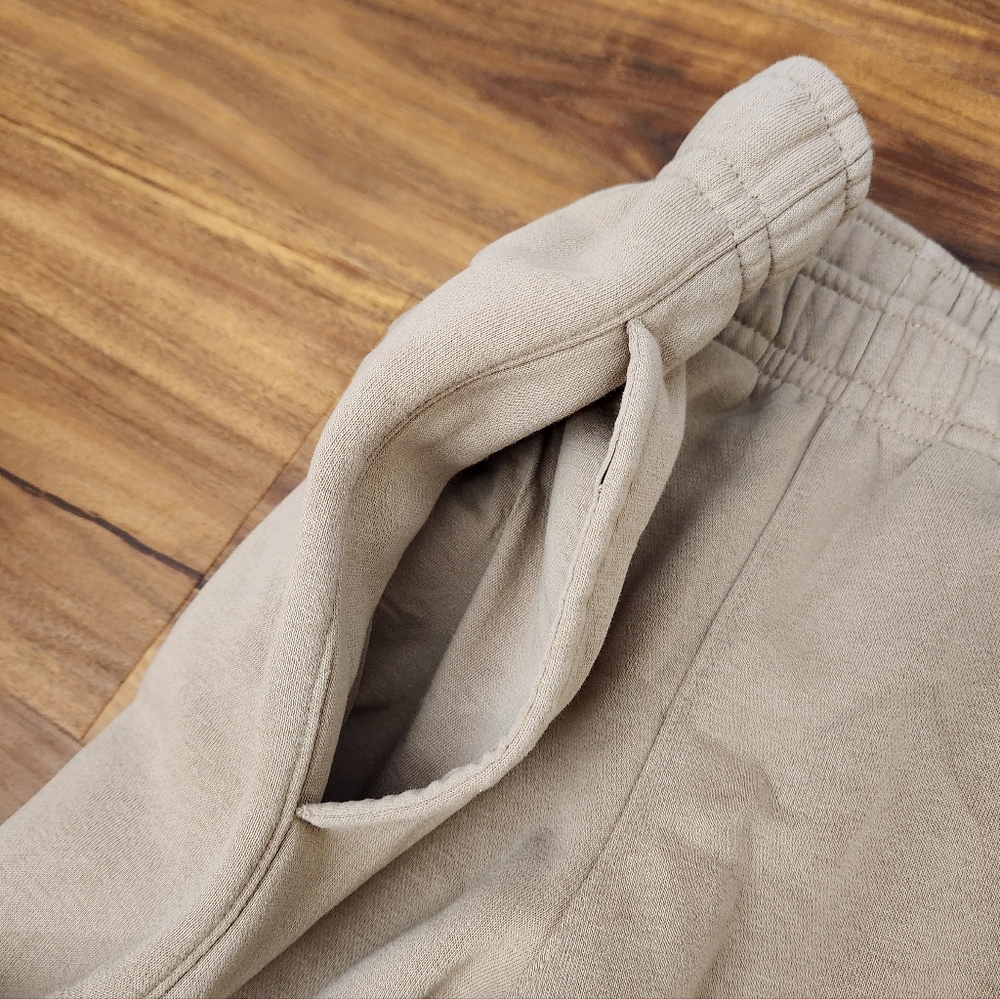 NWOT Nike Kakhi/Tan Sportswear Club Fleece Jogger Pants Size Xsmall - Picture 2 of 6